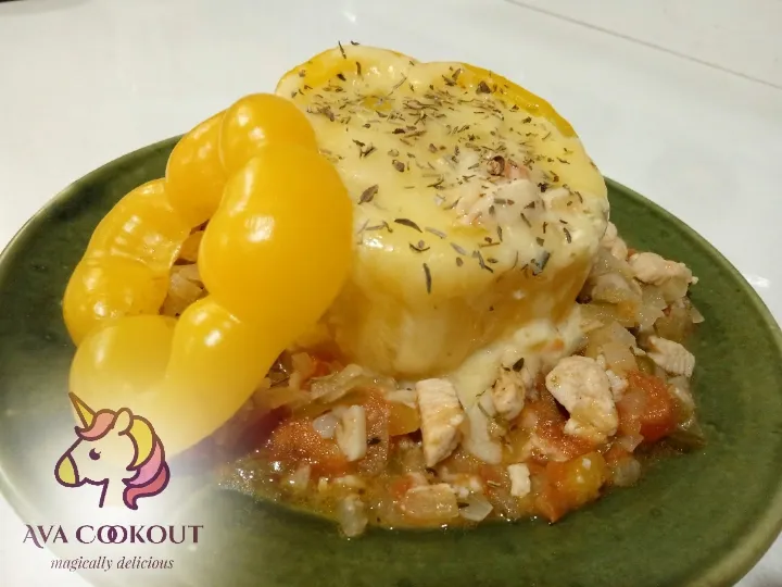 Stuffed Bell Peppers 
Check out the recipe at my YouTube Channel
 ' Ava Cookout '|Averine Micheleさん