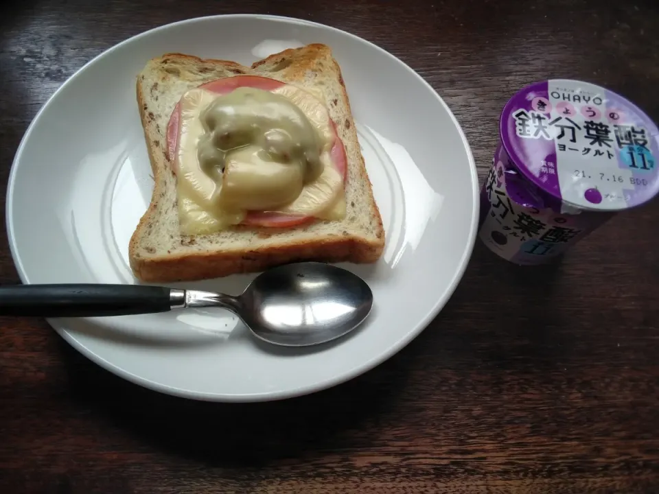 今頃、朝ごパン🍞|にんにくと唐辛子が特に好き❤️(元シャリマー)さん