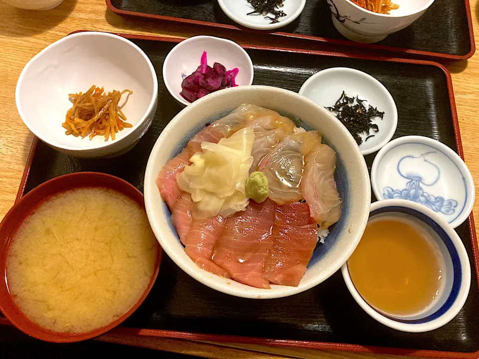 鯛とマグロの漬け丼@のみたや三平(月島)|yoooochanさん