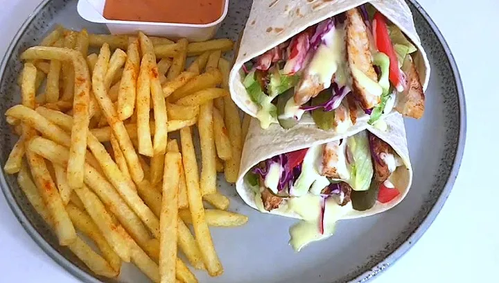 Snapdishの料理写真:Chicken Tortilla Wrap With French Fries|MKVさん