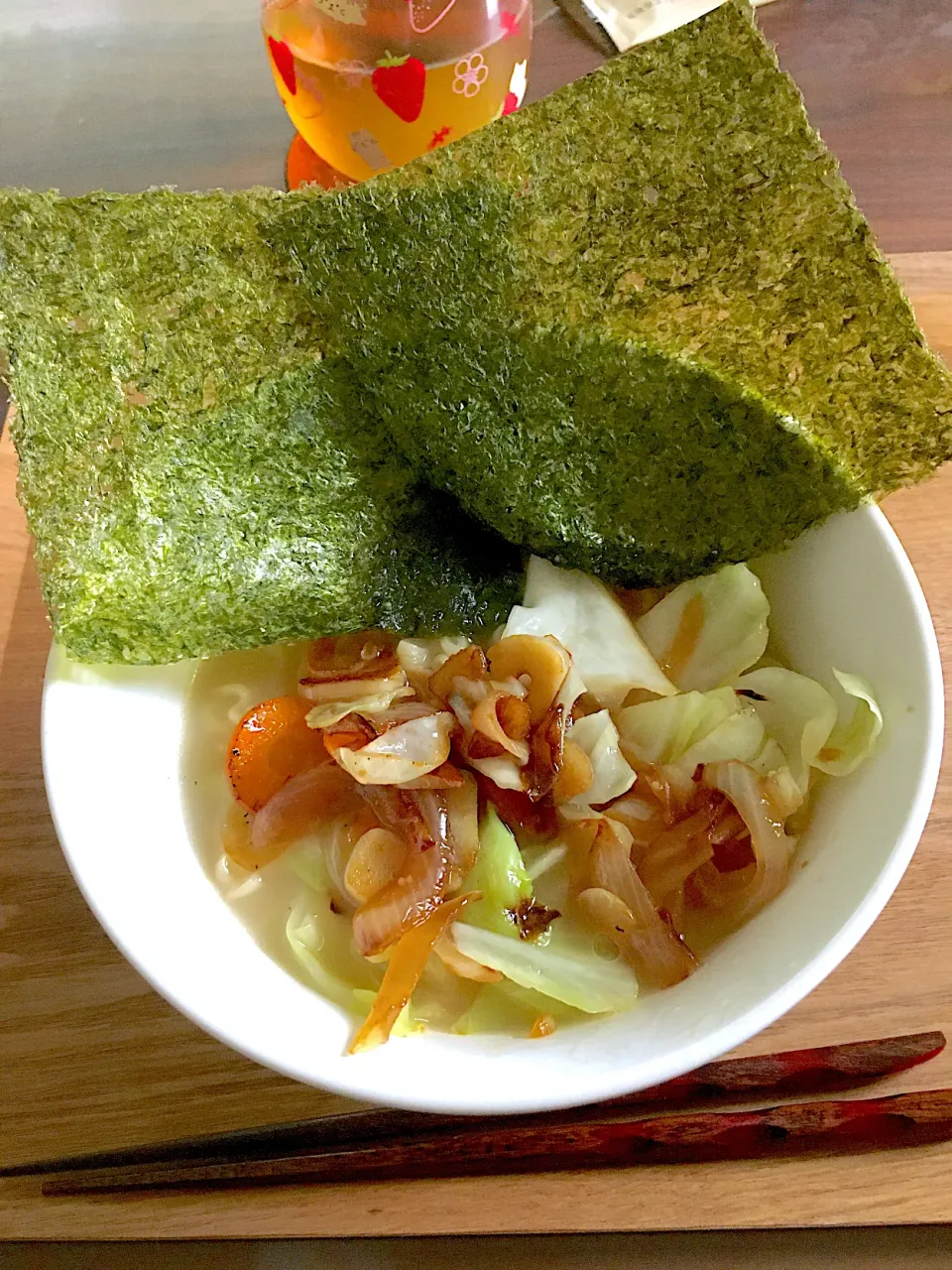 生ニンニクすりおろし＋にんにくチューブ入り！とんこつラーメン|にゃふてんさん