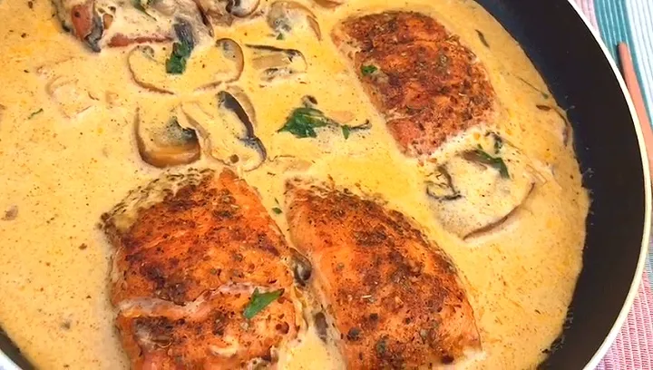 Creamy Mushroom Salmon Fish|MKVさん