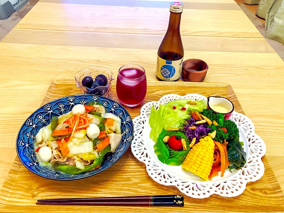 今日の夕食　長崎皿うどん　サラダプレート　紫蘇ジュース　種無し巨峰|ふわ猫はなちゃんさん