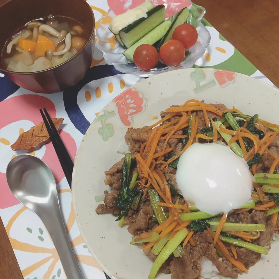 ビビンバ風丼🍚|waiwaiさん