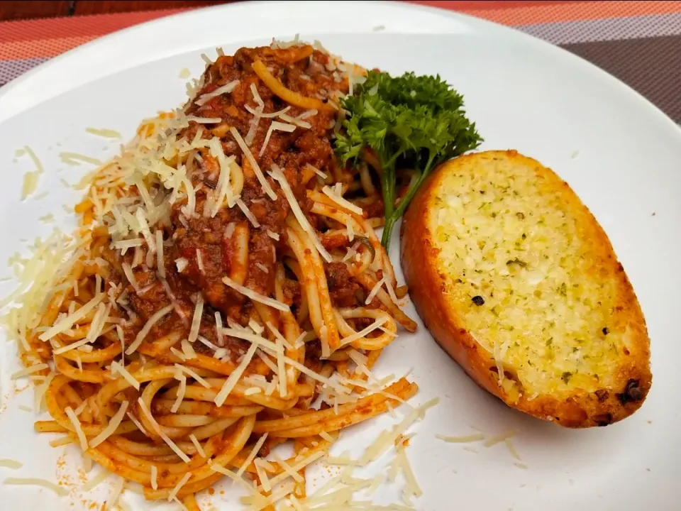 Spaghetti bolognese|Aek Sakaewさん