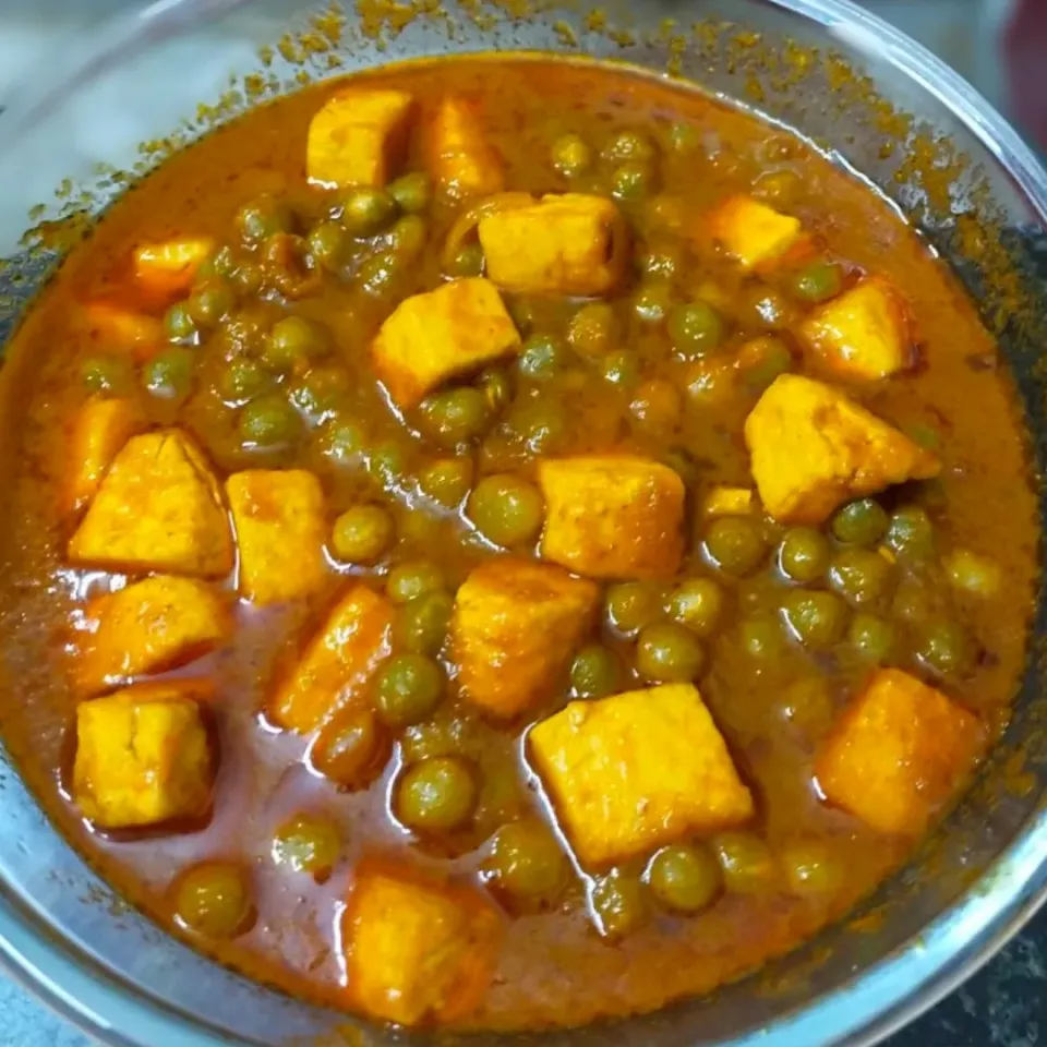 Snapdishの料理写真:matar paneer from homemade paneer|Rimjhim Duttaさん