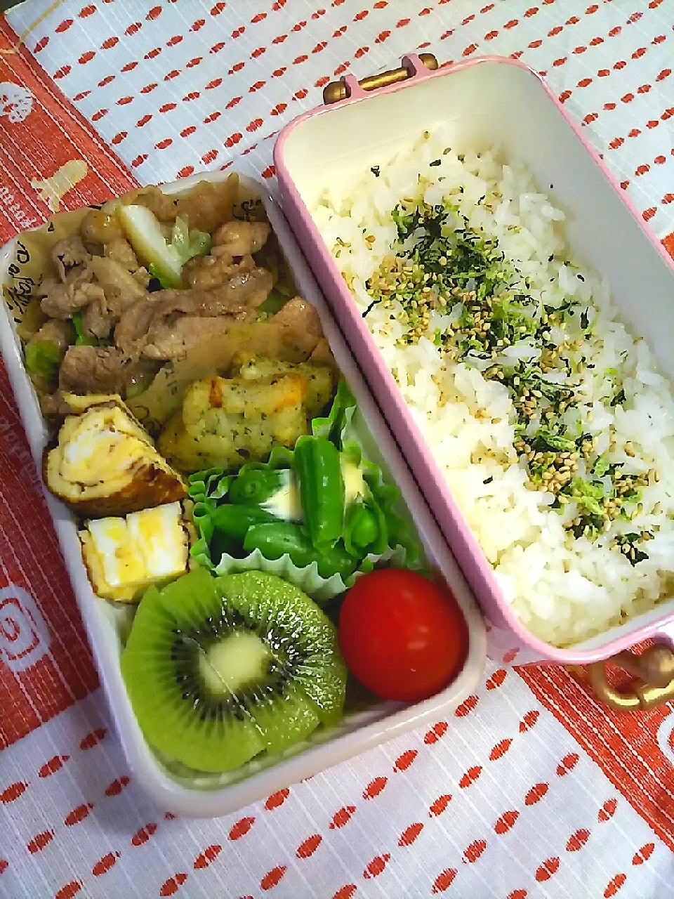 Snapdishの料理写真:豚こま炒め弁当|ぱんださん