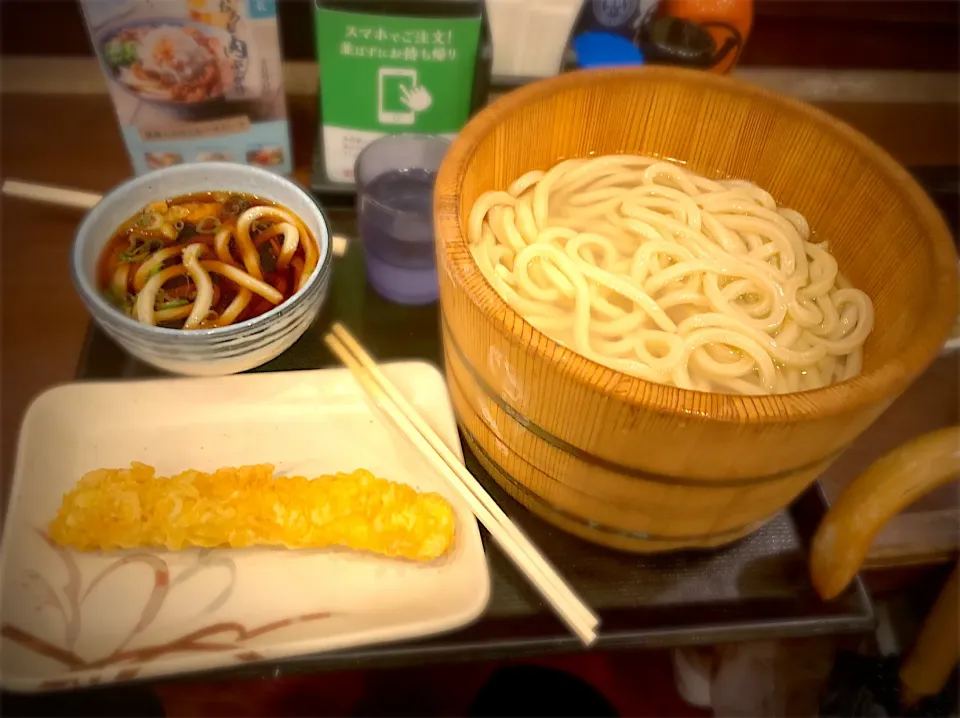 丸亀製麺の釜揚げうどん得盛り&イカ天(ある日のランチ)|やまひろさん