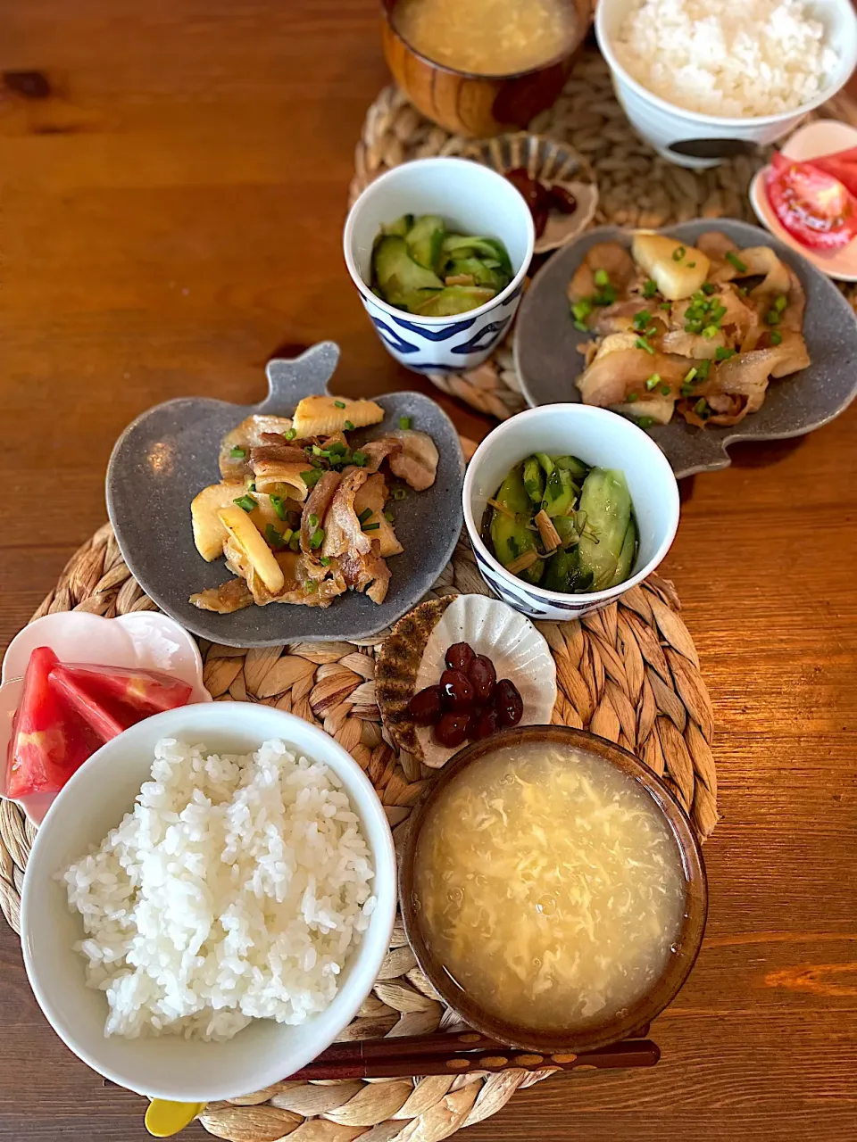 Snapdishの料理写真:豚肉と山芋のわさび醤油炒め、かき玉すまし汁、きゅうりとめかぶとなめ茸の酢の物、トマト、金時豆|ＭＡＲＵＥ家の食卓さん