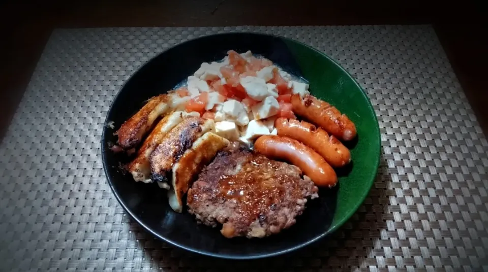 ハンバーグと豆腐のサラダ|ランさん