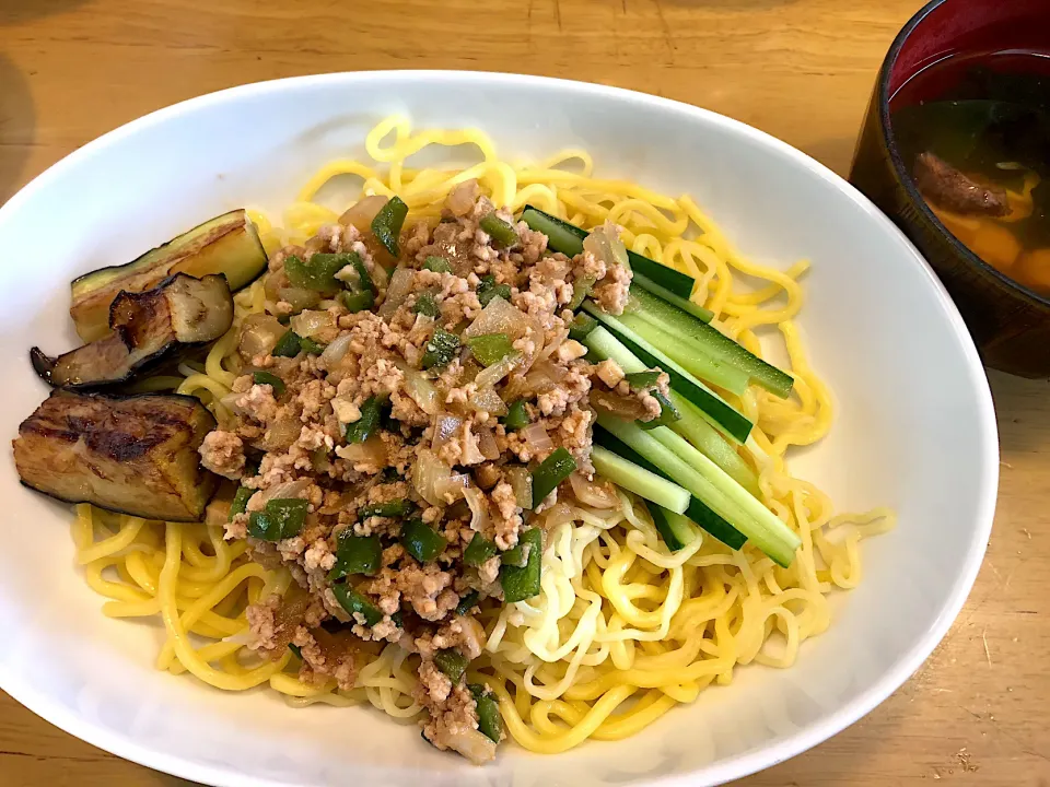 Snapdishの料理写真:野菜たっぷり炸醤麺|ゆっこっこさん