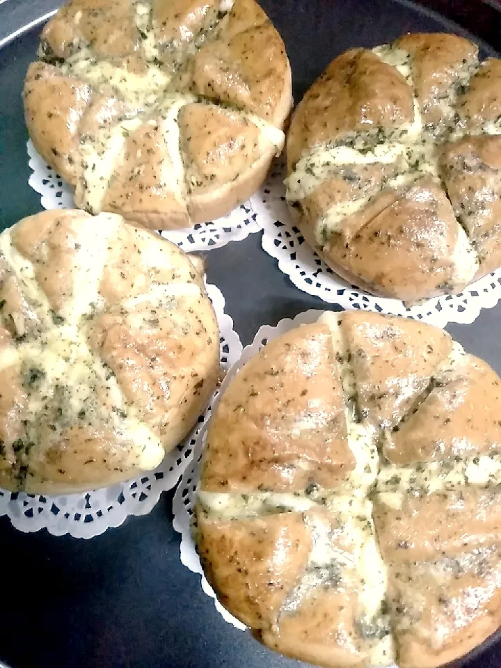 Garlic Cheese Bread Again This evening!!!|Nur Amirahさん