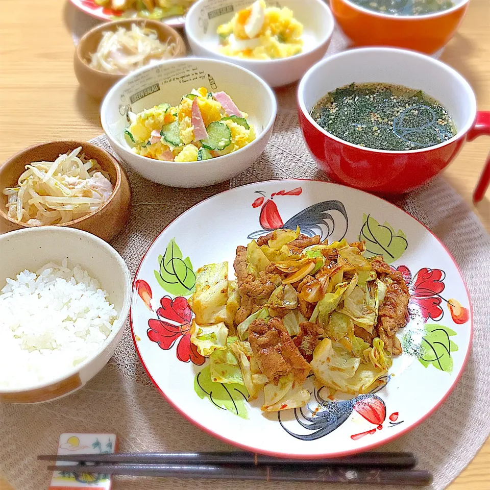 回鍋肉、ポテサラ、もやしとササミの中華風和え、わかめスープ|ツインうさぎさん