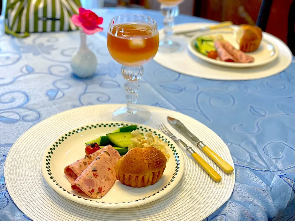 あまり判らないけどセパレートTeaを淹れた朝ごはん✨|Seikoさん