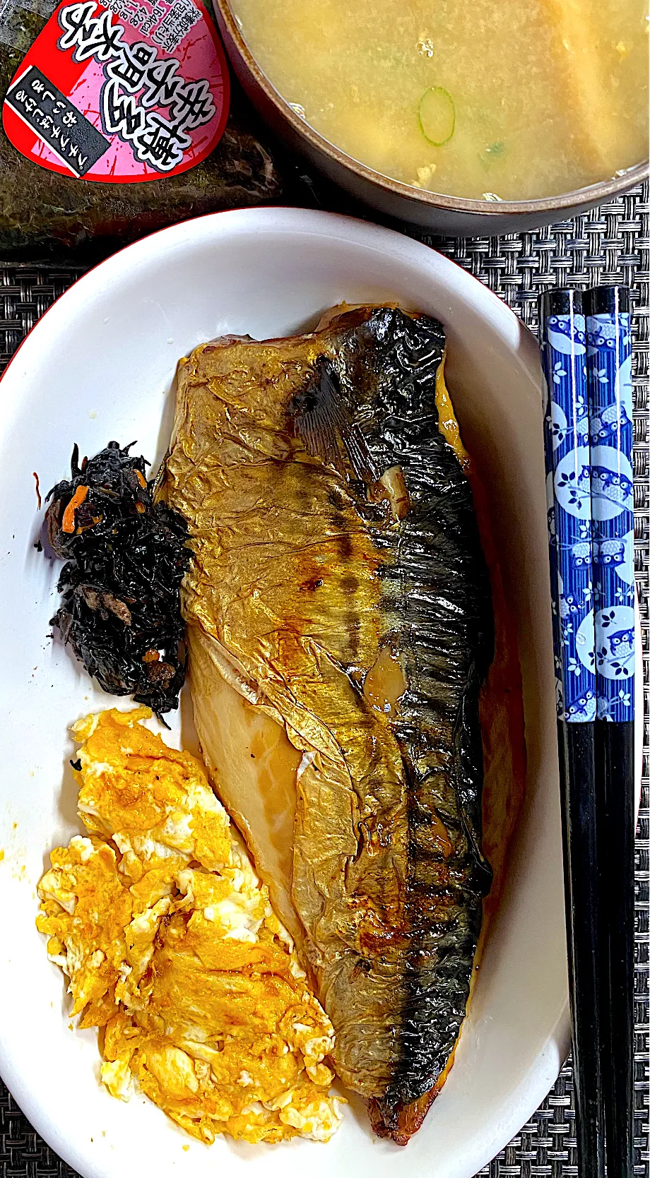 鯖塩おにぎり定食|すくらんぶるえっぐさん