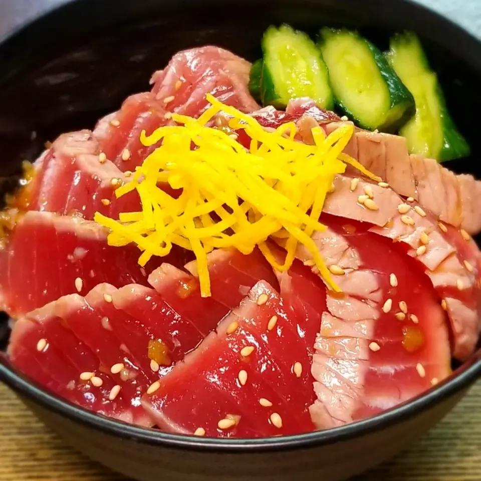 マグロステーキ丼|ぱんだのままんさん