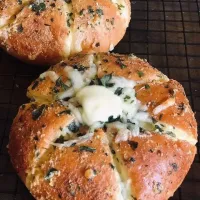 Korean Creamcheese Garlic Bread
#freshbaked
#homemade|Ivy Annさん