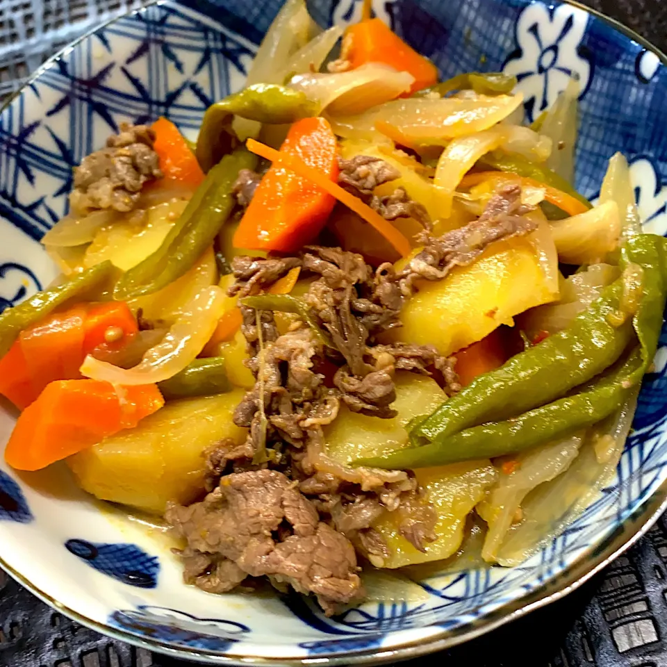 Snapdishの料理写真:プルコギの肉じゃが🥔|minaさん