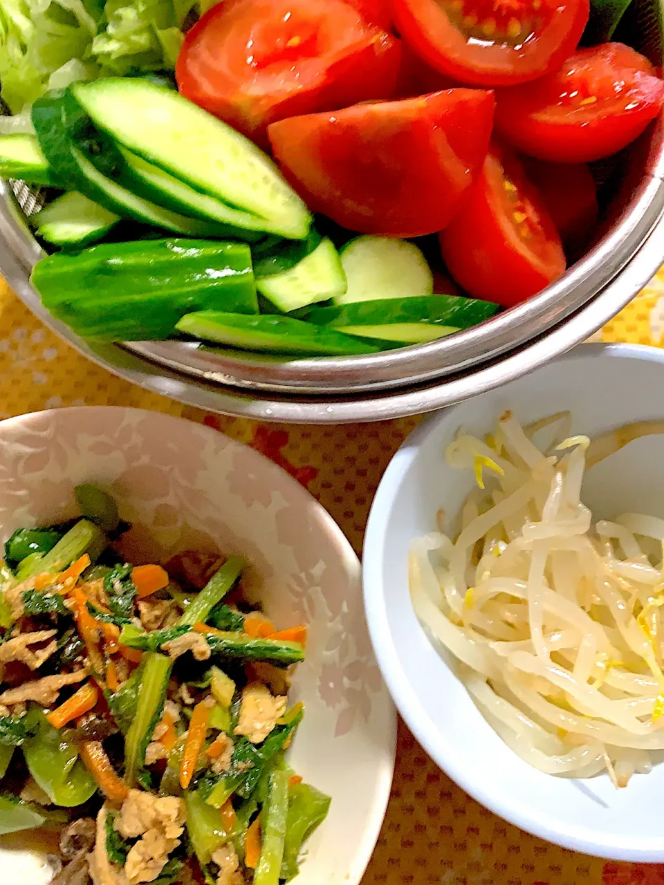 小松菜🥬の炒め物　もやしナムル　サラダ🥗|掛谷節子さん