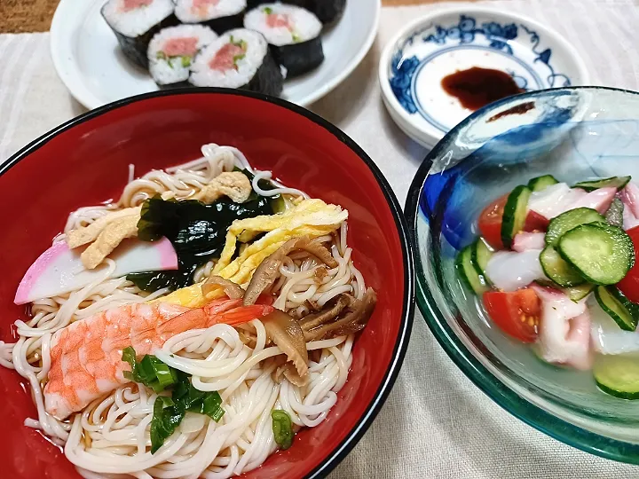 ぶっかけ素麺とネギトロ巻き|ぱいんてーるさん