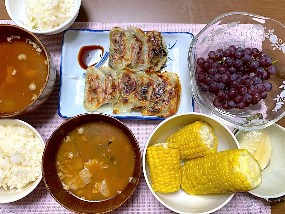 中身は春巻きの具♪餃子でふたり晩ごはん~(^^)❤︎|いつくしみちゃんさん