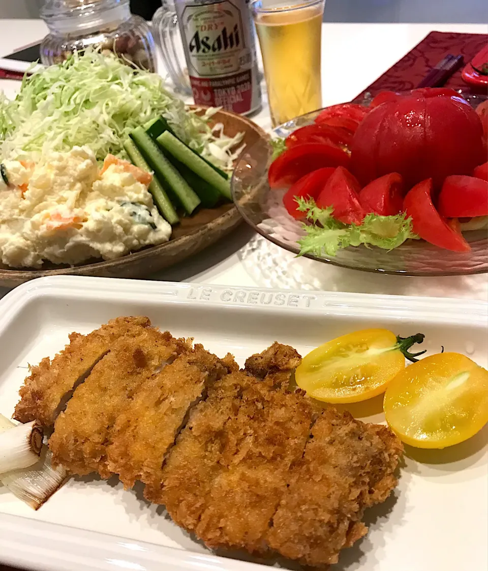 Snapdishの料理写真:豚ヒレカツ＆サラダ🥗➰🍻|ナムナムさん