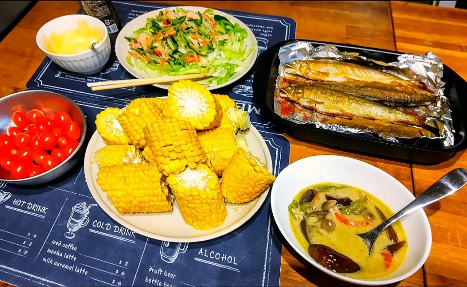 Snapdishの料理写真:タイカレーと鮎の塩焼き、ヤムウンセン|puniさん