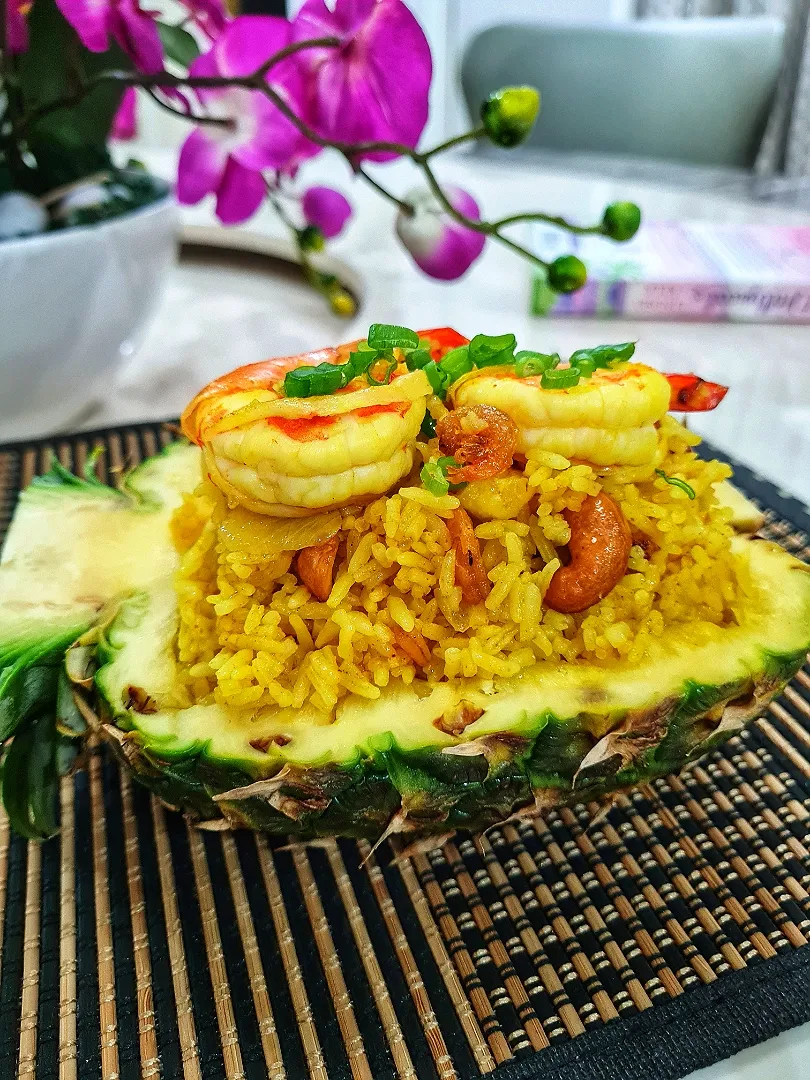 pineapple fried rice🍽|nishaさん