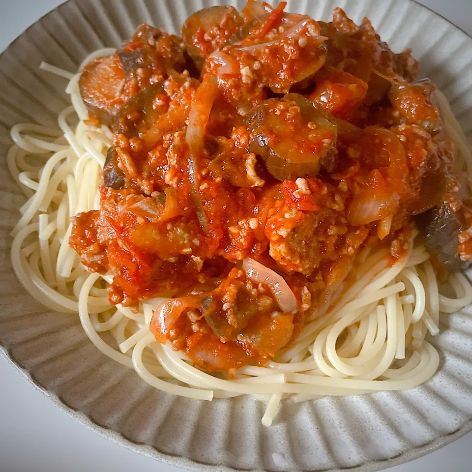 Snapdishの料理写真:茄子のピリ辛ミートソースパスタ|りさん