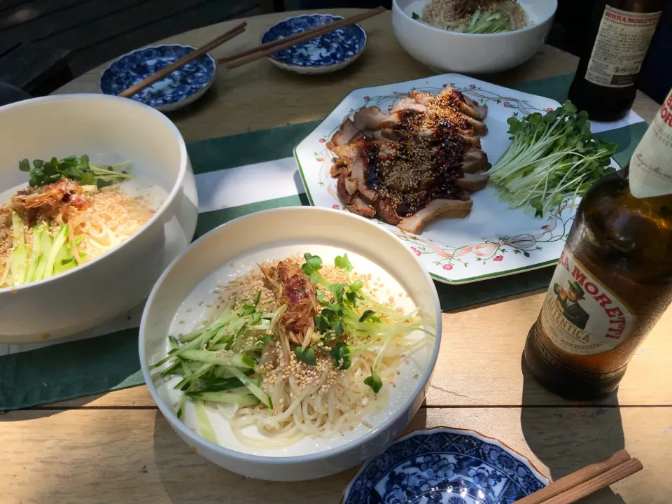 旦那の手料理　コングクス＆ポッサム　梅雨の晴れ間なので外のデッキで食べました。|BUBUさん