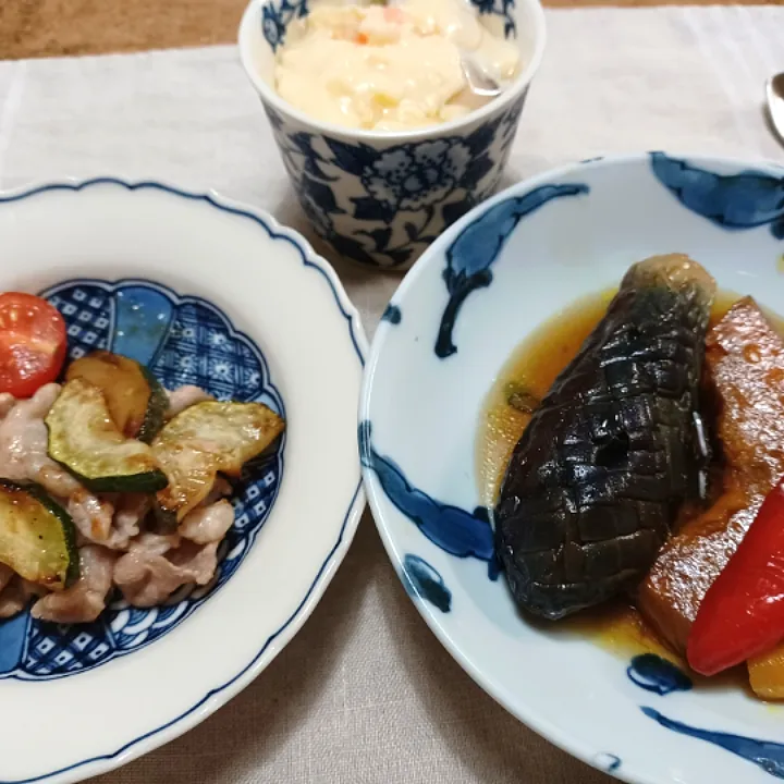 Snapdishの料理写真:冷やしておいた茄子などの揚げ浸し、豚ズッキーニの塩炒め|ぱいんてーるさん