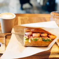 Shrimp & Avocado Tomato sandwich & Latte|Makigelinaさん