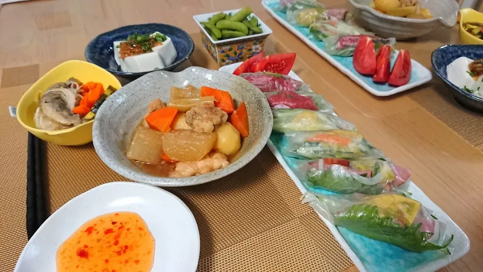 Snapdishの料理写真:鶏大根 甘辛煮
鯵の南蛮漬け ズッキーニとパプリカのピクルス
一口生春巻き 三種
塩豆腐 なめ茸添え|A-YA-YA-YAさん