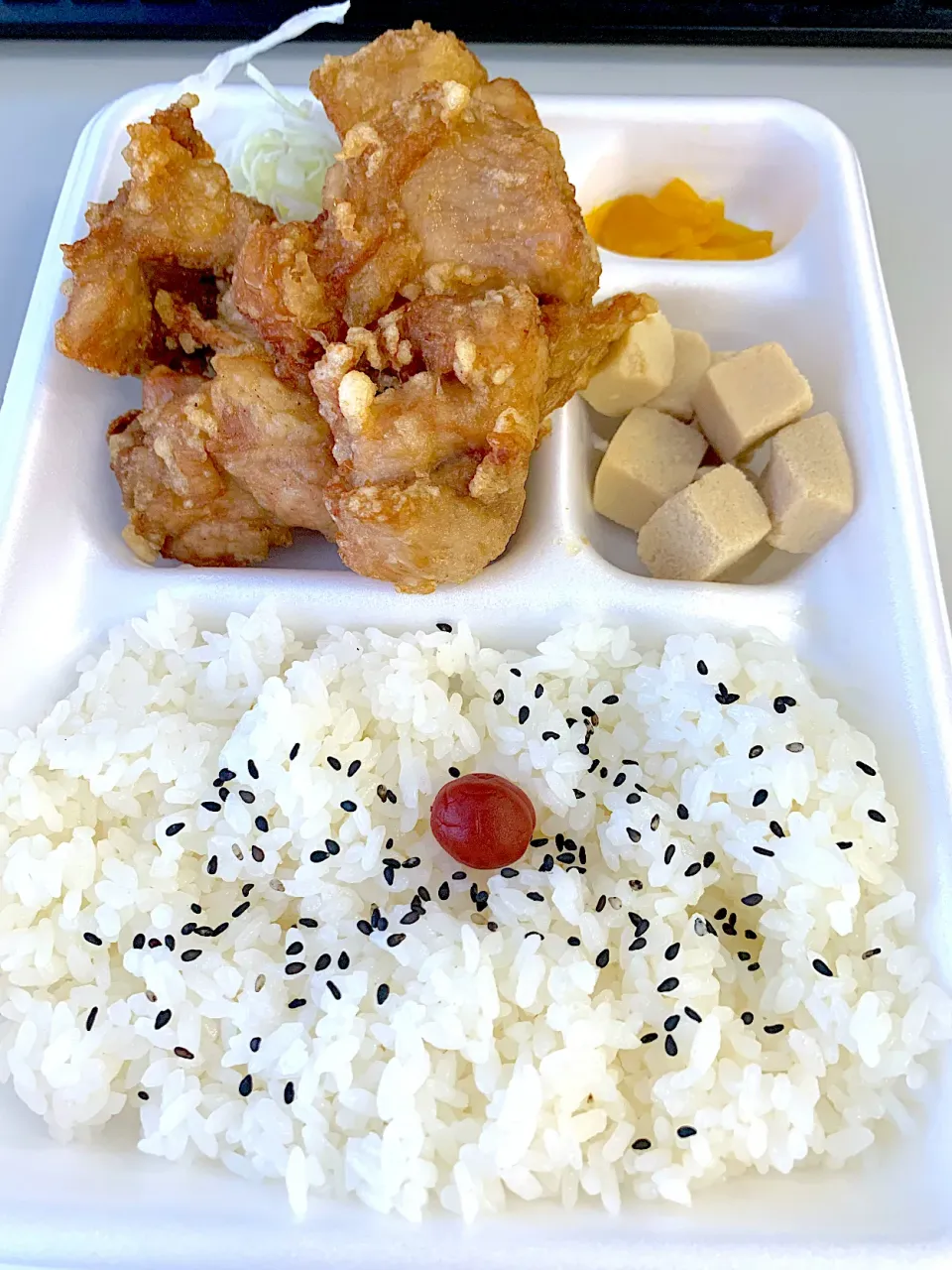 ご近所の唐揚げ弁当520円|Harukoさん