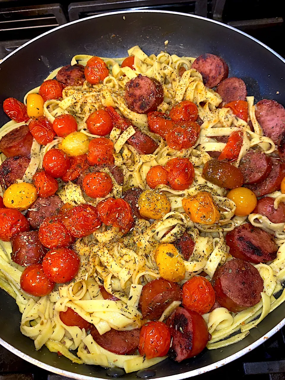 Garlic & Herb Fettuccini with Roasted tricolor tomatoes|Tawanjaさん