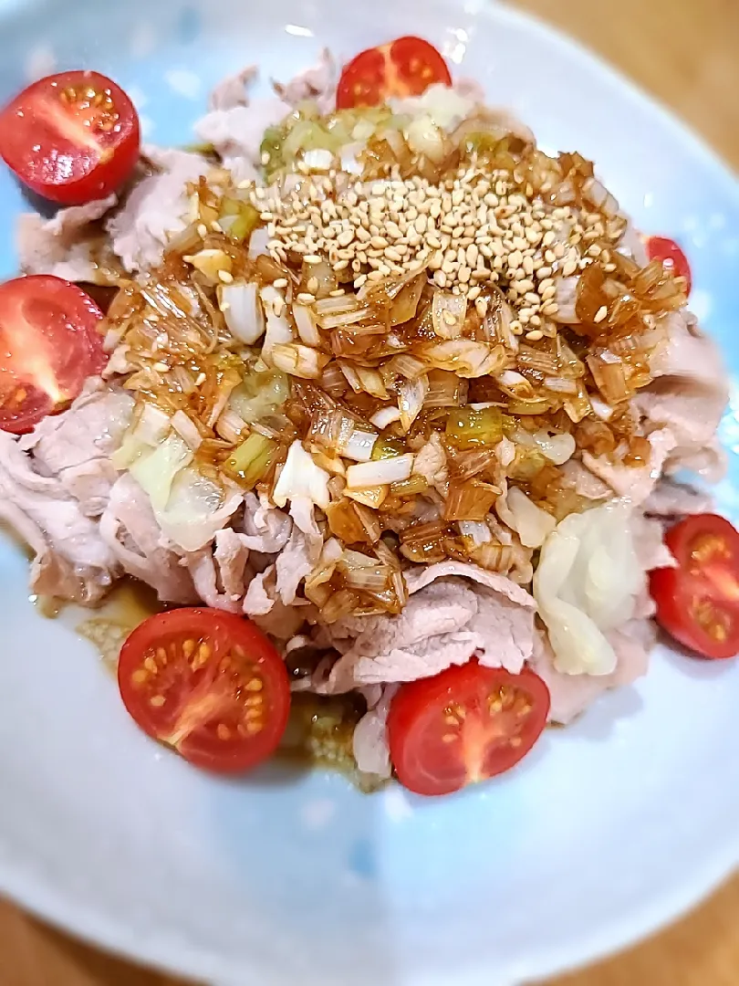 冷しゃぶたっぷりネギ醤油たれがけ😋|みぽりん♪さん