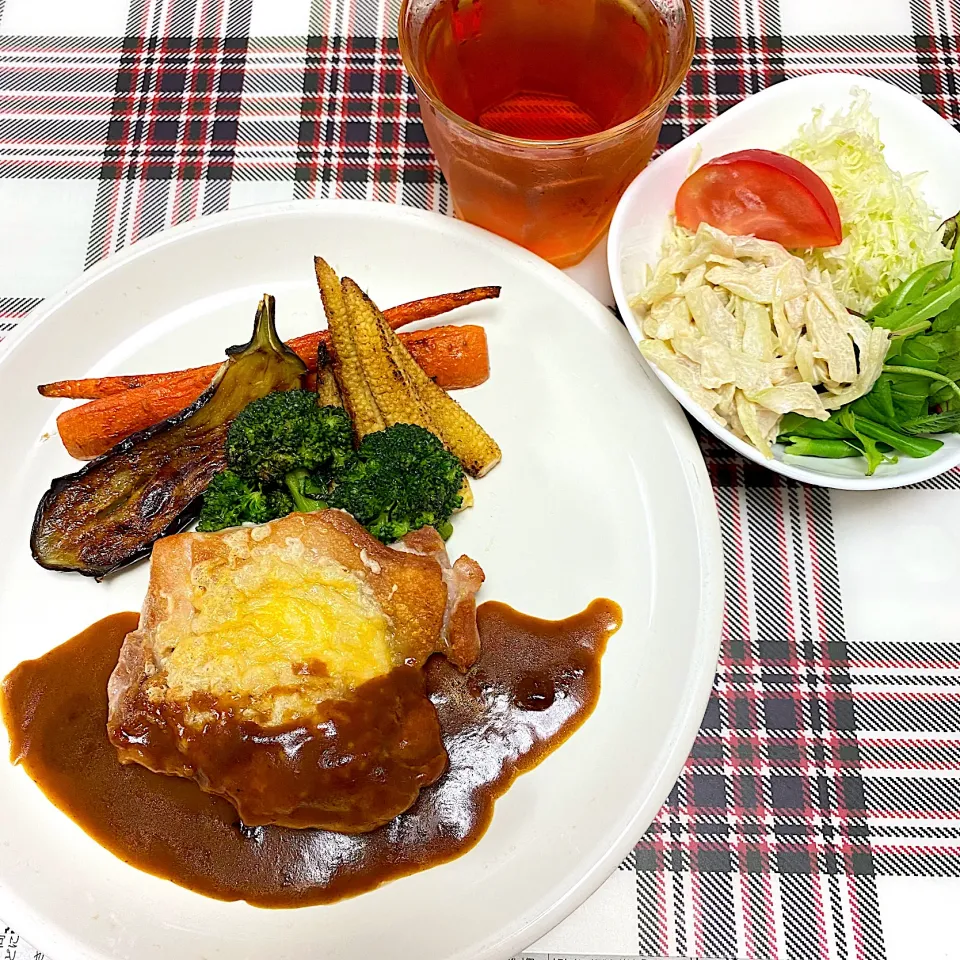 Snapdishの料理写真:デミグラスチーズチキンステーキ|まみっこさん