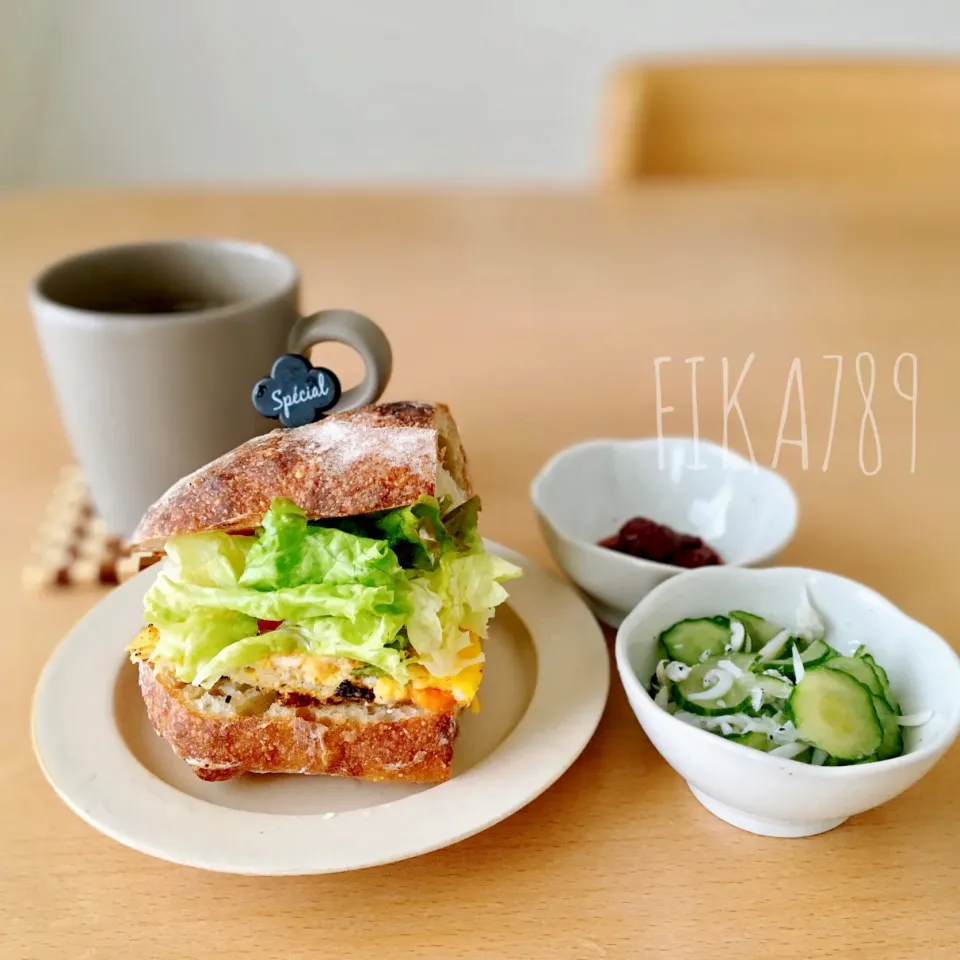 余った次の日の スパニッシュオムレツサンド|FIKA789さん