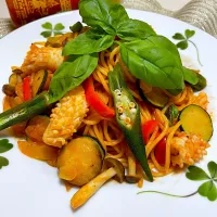 夏野菜たっぷりシラチャースパゲティ🍝🍆🫑🧅🦑