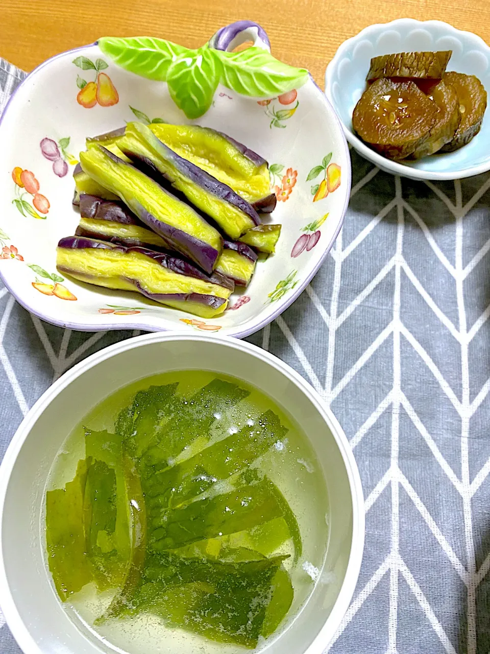 祖父の蒸し茄子🍆、ワカメチキンスープ、きゅうり煮🥒|1614さん