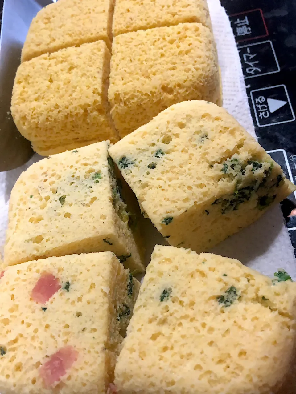 Snapdishの料理写真:今日はお食事系から〜まめさんのおから蒸しパン|みかさん