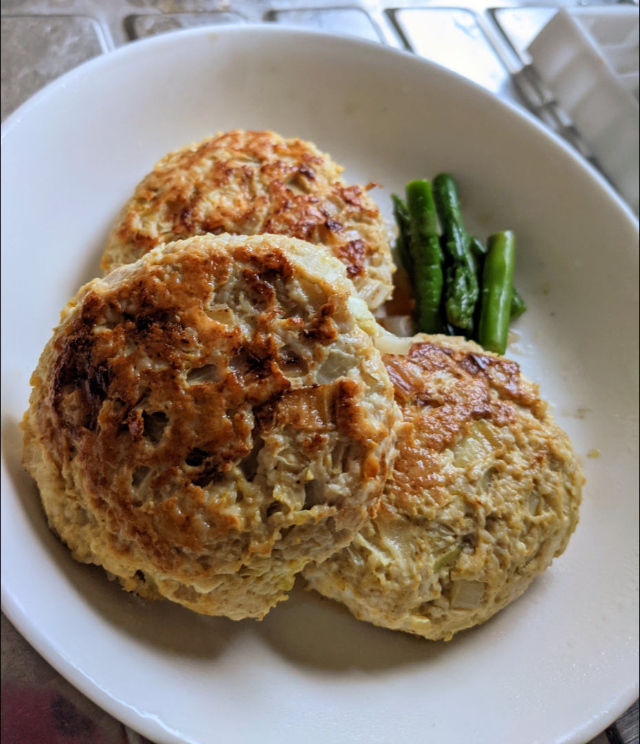 カレー風味の鶏ハンバーグ