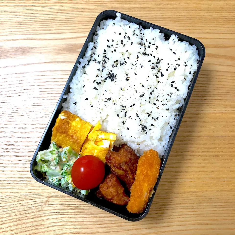 金曜日の旦那さんのお弁当🍙|むさけんさん