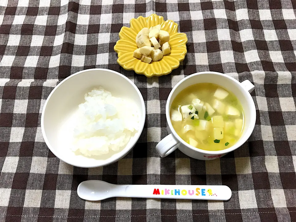 【離乳食】豆腐とじゃがいものお味噌汁、おかゆ、バナナ|sayaさん