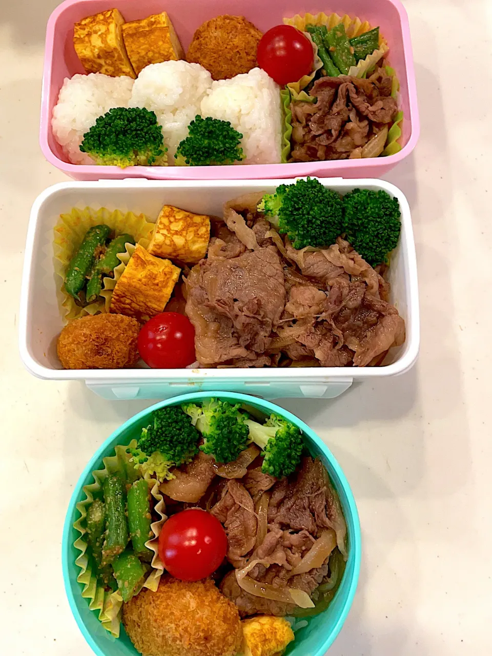 牛丼と、おにぎりのお弁当😋|Michiko Okamotoさん