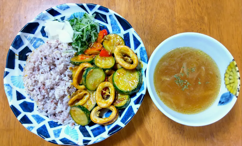 ７月１６日　いかと夏野菜のカレーマヨ炒め　うま塩大根　水菜　玉ねぎスープ|いもこ。さん