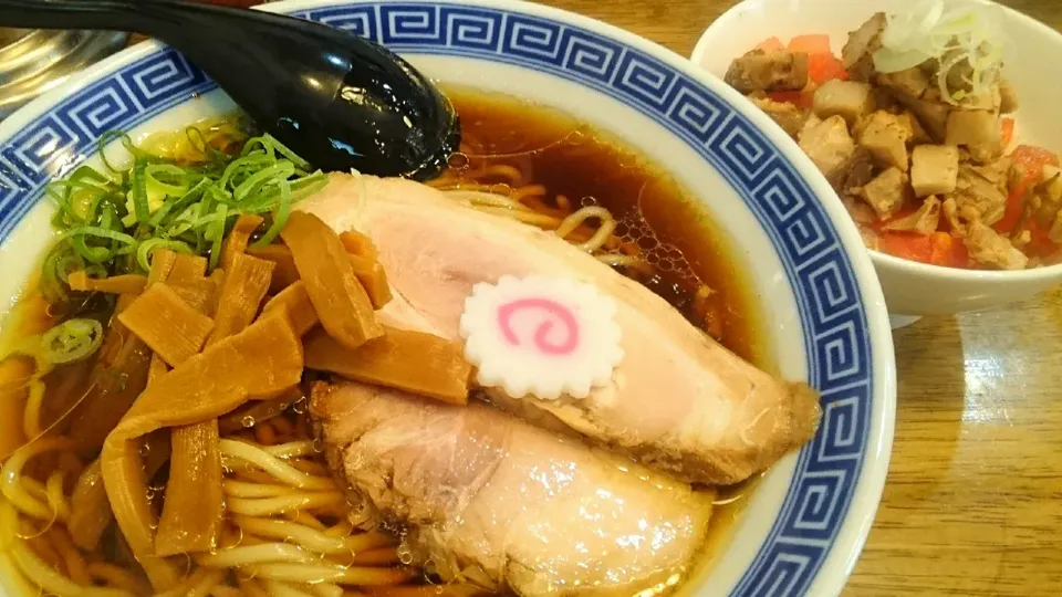 【現店舗は7/30昼営業まで、
8月下旬より駅近に移転】
拉麺アイオイ
中華そば‐生姜‐
（800円）
＋トマトごはん（200円）
@志村三丁目5分
（赤羽から自転車23分）
21152|大脇さん