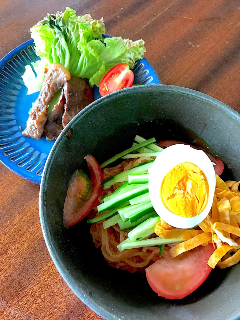 サンサスの杵つきビビン麺と焼肉のランチ定食|カピバラおやじさん