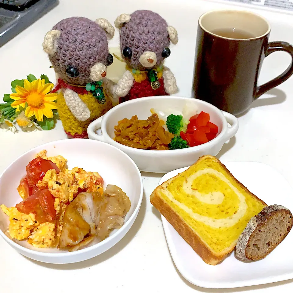 Snapdishの料理写真:お昼ごぱん( ´ ▽ ` )|chagashiさん