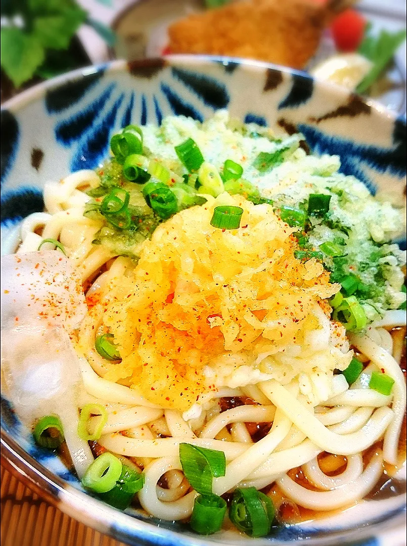 冷凍卵の天ぷらと大葉天ぷらで冷やしうどん|ポコさん